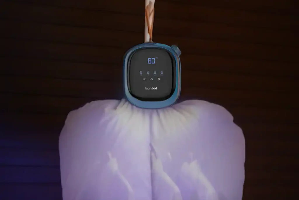 Clothes hanging on the torso airbag during hands-free drying.