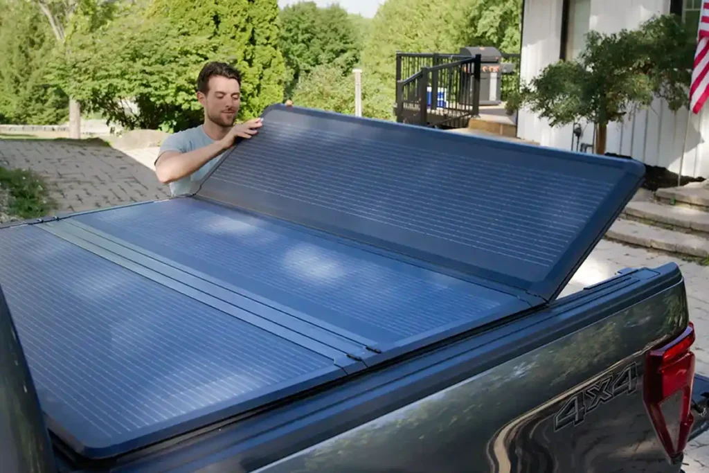 Copper-reinforced solar panels integrated into the Solis cover