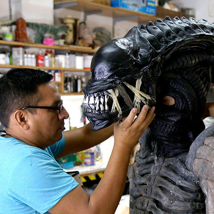 The beat alien halloween costume in 2018