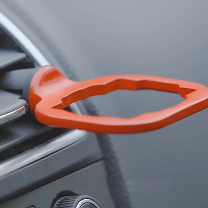 Saucemoto: An in-car dip clip for ketchup and dipping sauces