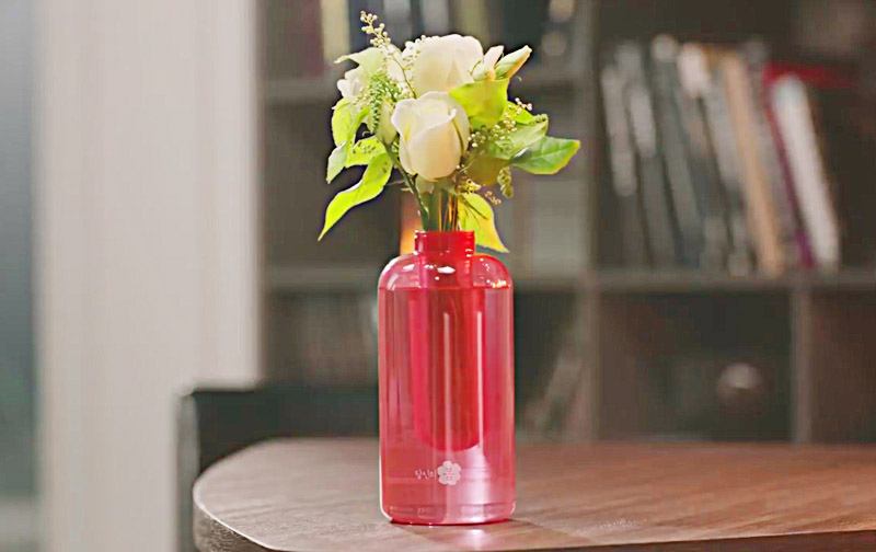 This Flower Vase a Throwable Fire | Samsung Firevase - TheSuperBOO!