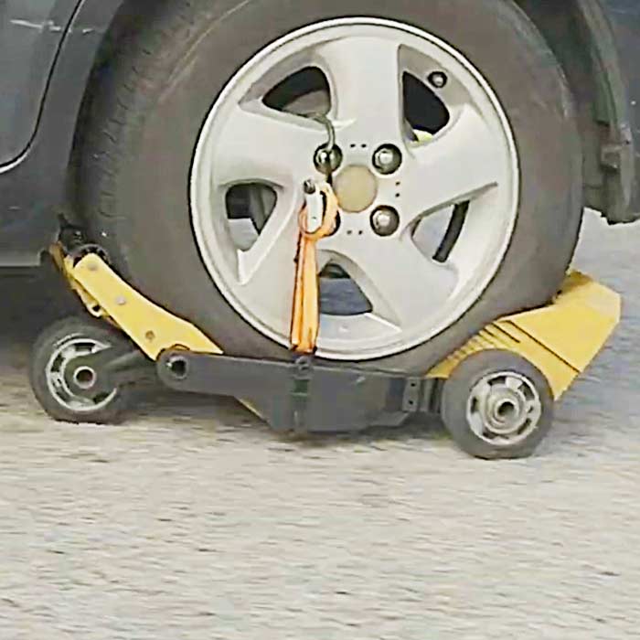 This Device Lets You Drive On a Flat Tire