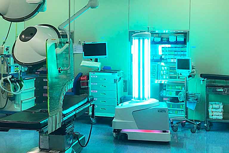 Hospitals Need UV Bacteria-Killing Robot to Protect Health-Care Workers
