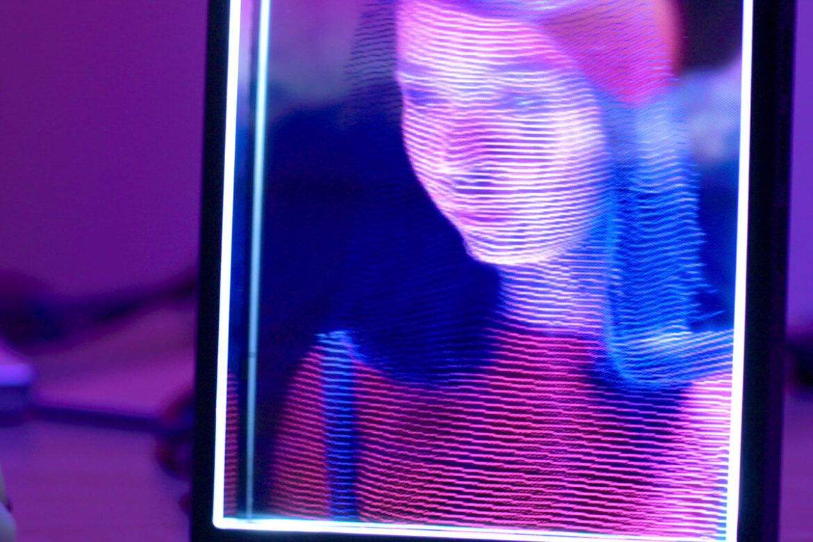 A Personal Holographic Display Anyone Can Use | Looking Glass Portrait