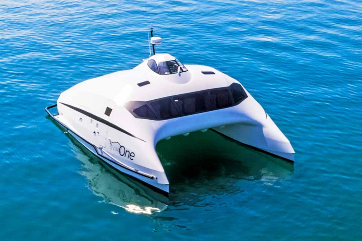 Aerodynamic Boat 'Lili' Saves 50% Fuel By Flying Over Water!