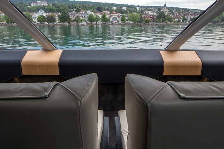 Panoramic window of a 'lili' aerodynamic boat