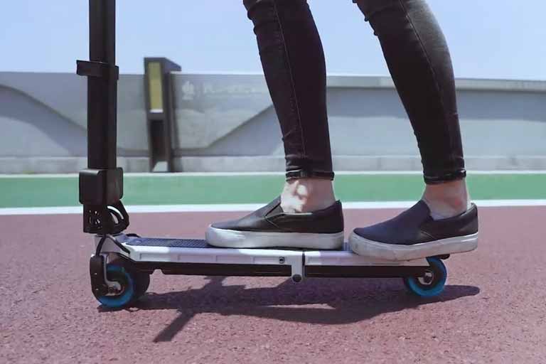 Blizwheel Folding Electric Scooter That Fits in a Backpack