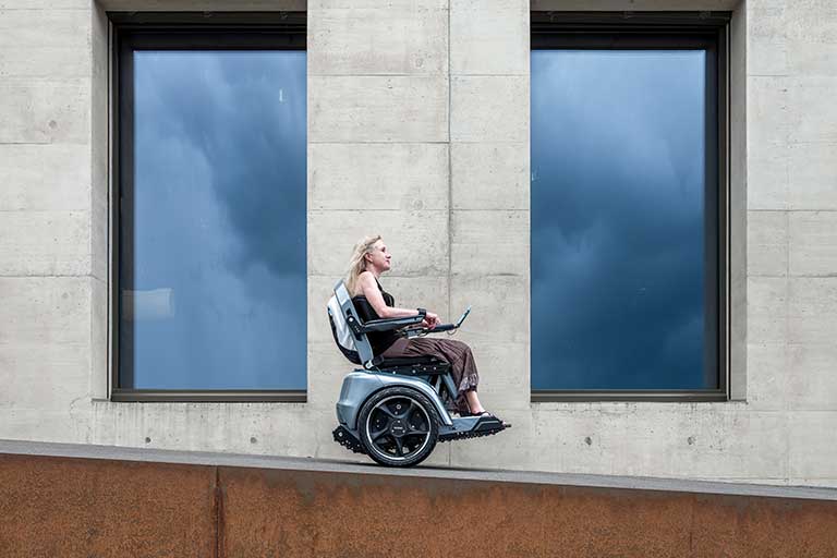 smart stair-climbing power wheelchair