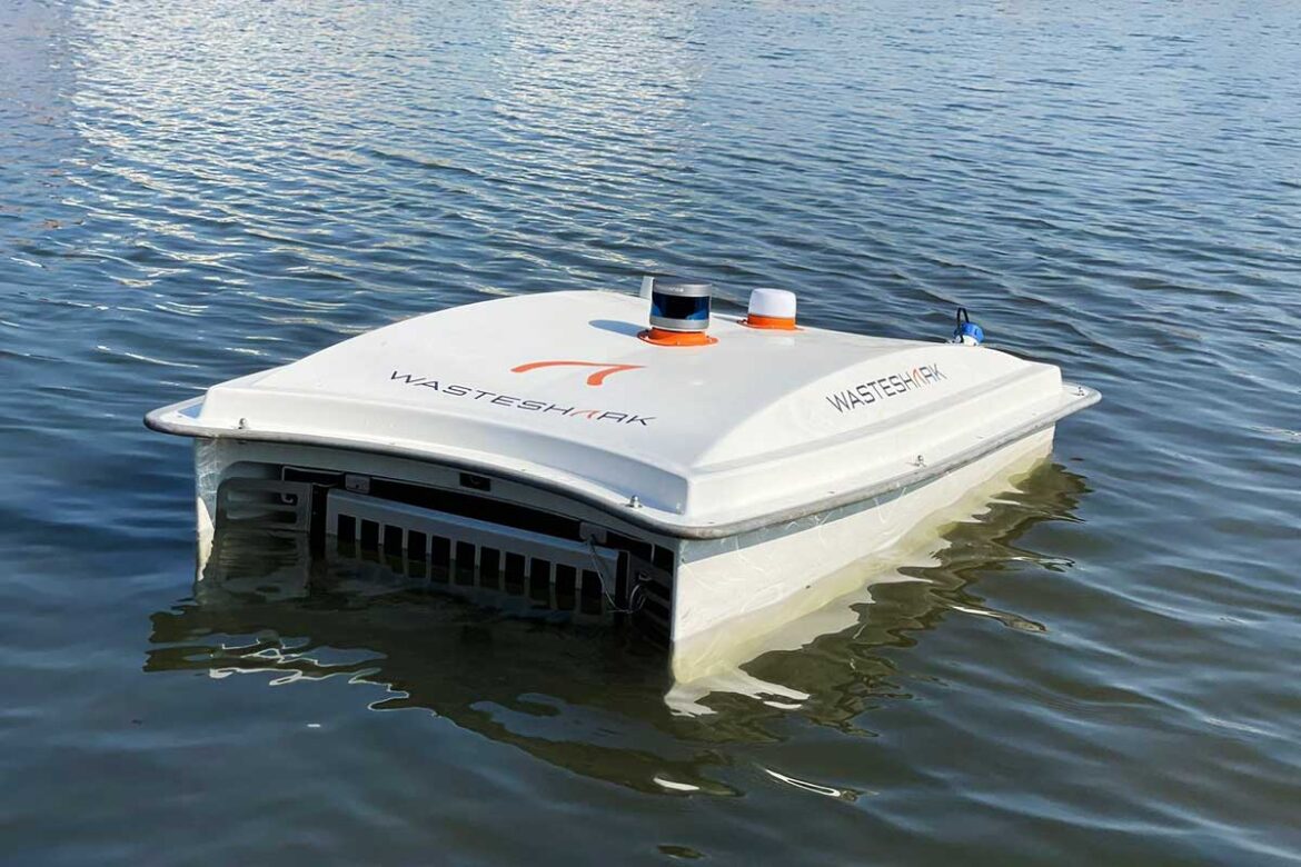 WasteShark: Autonomous garbage collector robot drone in water