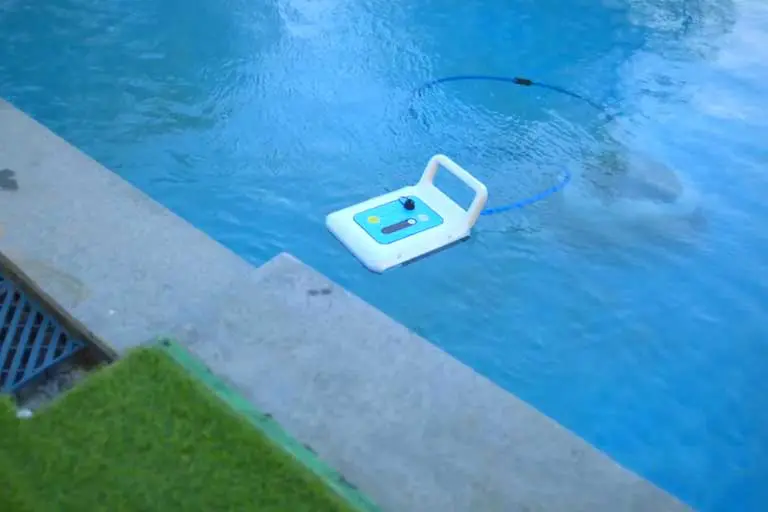 A pool cleaner that cleans the surface
