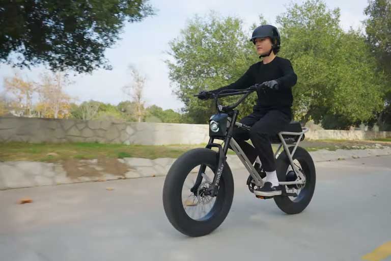 TRL is an all-terrain rambler e-bike for adult riders from Razor