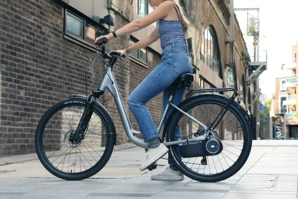 Compact drive unit mounted near the rear wheel.